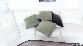 2017-01-16-2978831-cute-brazilian-blows-monster-cock_720