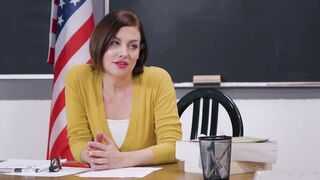 2019-08-17-146808-mothers-teachers-pet-146808-720