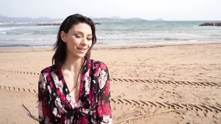 2021-03-27-sasha-and-anastasia-cannes-for-a-day_720