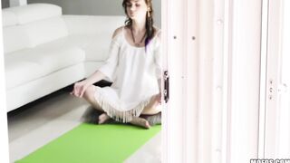 2017-01-20-3023501-kinky-homeowner-rides-big-dick_720