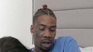 2018-06-23-3093721-freshman-year_720