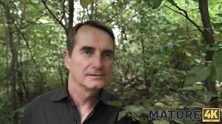 2024-10-07-1021-golden_hands_hard_working_piston-sd