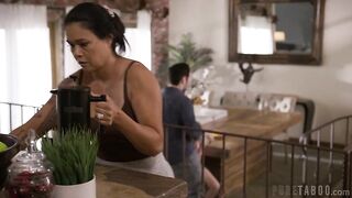 2024-06-18-233048-swapped-in-secret-the-other-family-233048-540