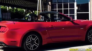 2018-03-30-2286636-pranking-a-gold-digger_720