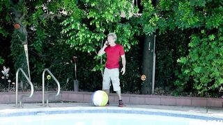 2022-10-09-27710-odette_fox_480