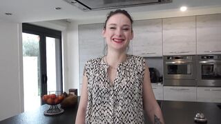 2021-11-30-alice-applies-herself-to-the-task_720