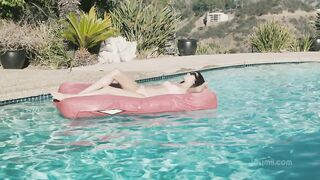 2015-12-19-201781-extremely-hot-201781-540