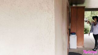 2019-04-24-4353309-wives-with-secret-lives_720