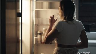 2018-02-19-3075201-midnight-snack_720