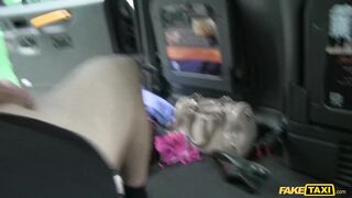 2014-07-14-4073041-redhead-gets-cum-all-over-her-pretty-pussy_720