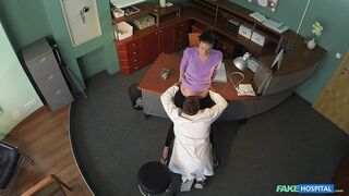 2014-07-24-4085021-doctor-faces-sexy-brunette-from-insurance-company_720