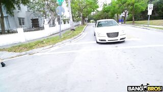 2018-06-20-8961551-asian-cutie-hops-on-the-bus_720