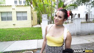 2018-06-20-8961551-asian-cutie-hops-on-the-bus_720