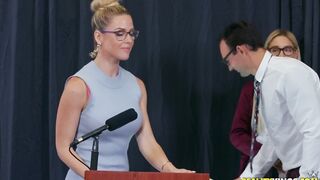 2019-08-11-4388348-master-debater_720