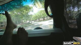 2018-04-18-8962941-hot-teen-gets-fucked-on-the-bus_720