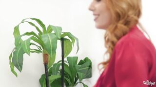 2019-02-15-4347861-office-pussy-time_720