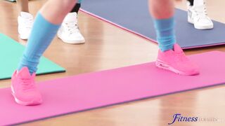 2016-11-07-4224351-big-boobs-lesbian-gym-threesome_720