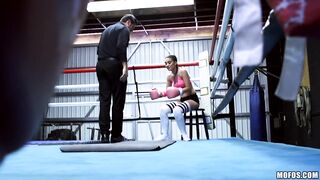 2016-08-23-3024721-boxing-brunette-fucks-in-the-ring_720