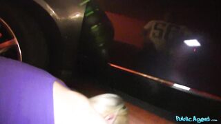 2014-06-17-4068951-bubble-butt-blondie-gives-epic-blowjob-to-two-lucky-strangers_720