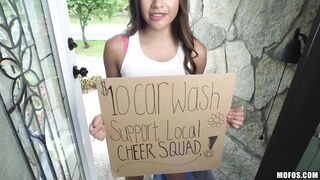 2016-11-04-3027081-teen-spinners-wet-t-shirt-car-wash_720