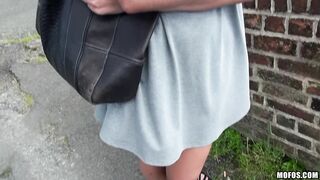 2016-08-25-3032061-busty-brit-makes-amateur-sex-tape_720