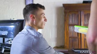 2017-06-04-3101011-pussy-power_720