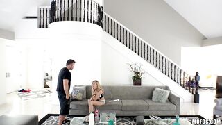 2016-10-15-3018861-athletic-blonde-plays-with-sextoys_720