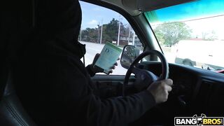 2018-03-14-8965831-money-brings-out-the-big-tits-and-ass_720