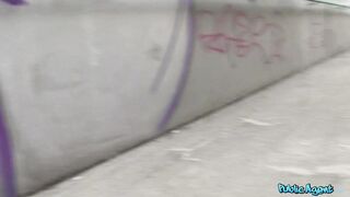 2014-06-24-4068231-wannabe-brunette-model-bounces-on-strangers-dick-in-public_720