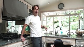 2016-10-05-2978201-petite-asian-stuffed-with-cock_720