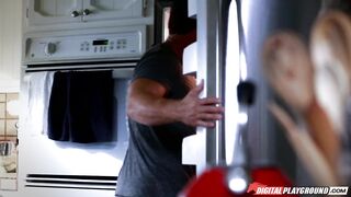 2013-12-09-4155721-lollipop-scene-1_720