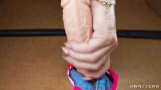 street-heat-slut-in-a-box_720