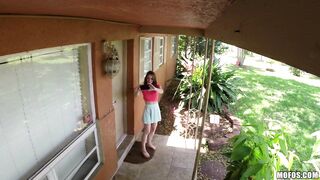 2016-06-06-3027421-cute-brunettes-sexy-love-letter_720