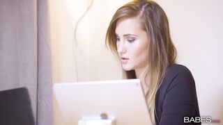 2017-05-15-3080821-honey-im-home_720