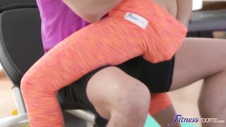 2016-09-12-4225781-sexy-teens-gym-sex_720