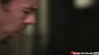 2012-12-03-4157131-stripper-pole-scene-1_720