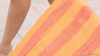 2023-05-19-8770161-squeeze-me-please-me-part-3_720