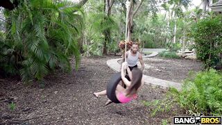 2018-01-28-8965431-kalina-ryu-takes-on-a-monster-cock_720