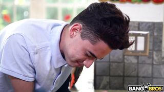 2017-11-18-9152111-gobble-on-the-pussy-not-the-pie_720