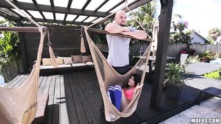 2016-03-25-2978411-x-tra-small-spinner-gets-a-facial_720