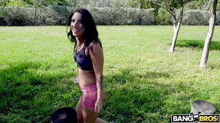 2017-12-13-9151421-jogger-gets-fucked-on-the-bus_720