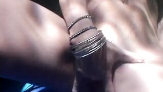 2017-09-17-playing-on-blue-balls-2_h265