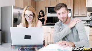 2017-11-07-9152491-tia-cyrus-fucks-her-roommates-boyfriend_720