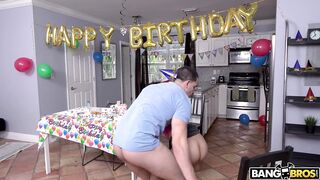 2017-12-12-9151301-doing-anal-at-her-bday-party_720