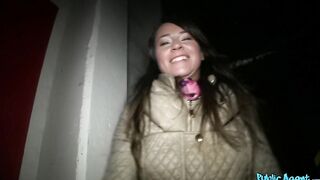 2014-04-08-4067581-public-agent-fan-knows-the-way-to-a-mans-heart-is-through-his-cock_720