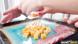 2018-01-07-9150761-big-meat-for-valentina-so-sweet_720