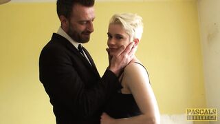 2016-04-07-mila-take-all-my-holes_med