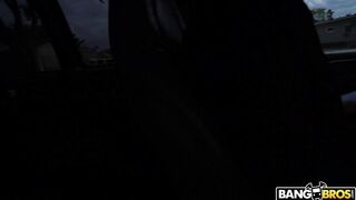 2018-03-28-8963411-19-y-o-with-huge-ass-rides-on-the-bus_720