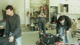 2012-09-10-4204441-odd-jobs-scene-1_720