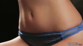 2017-02-08-3082881-touch-me-tease-me_720